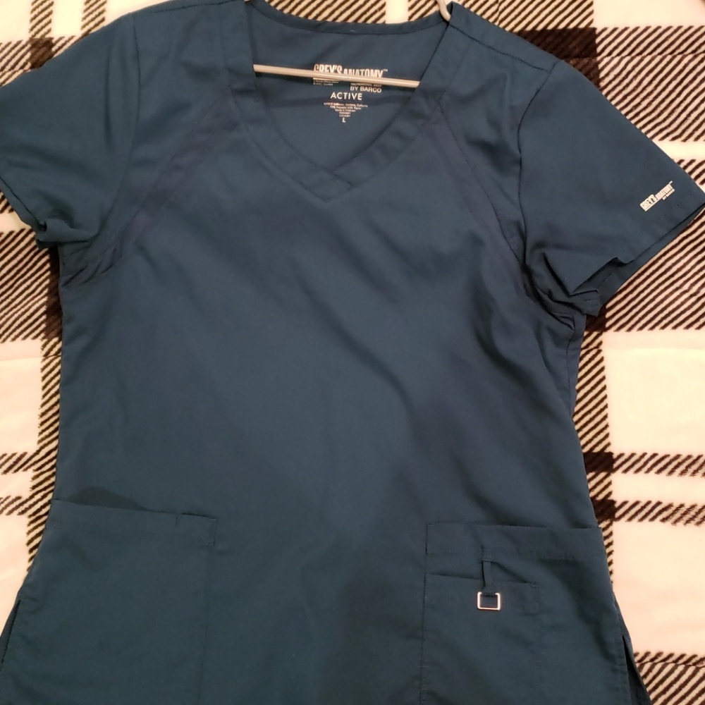 Scrub top